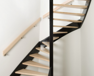 Vuren en esdoorn trap in Oudewater